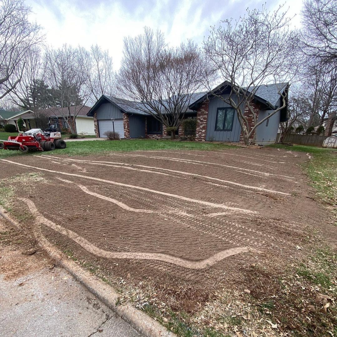 Today's #TrailerTuesday is all about putting in that work! 💪 Denbow Lawn &amp; Land LLC uses his #DiamondC LPT Low Profile Telescopic Dump Trailer to assist in his land clearing business! No matter the job, we got you! 😎 #DoWork #LandClearing