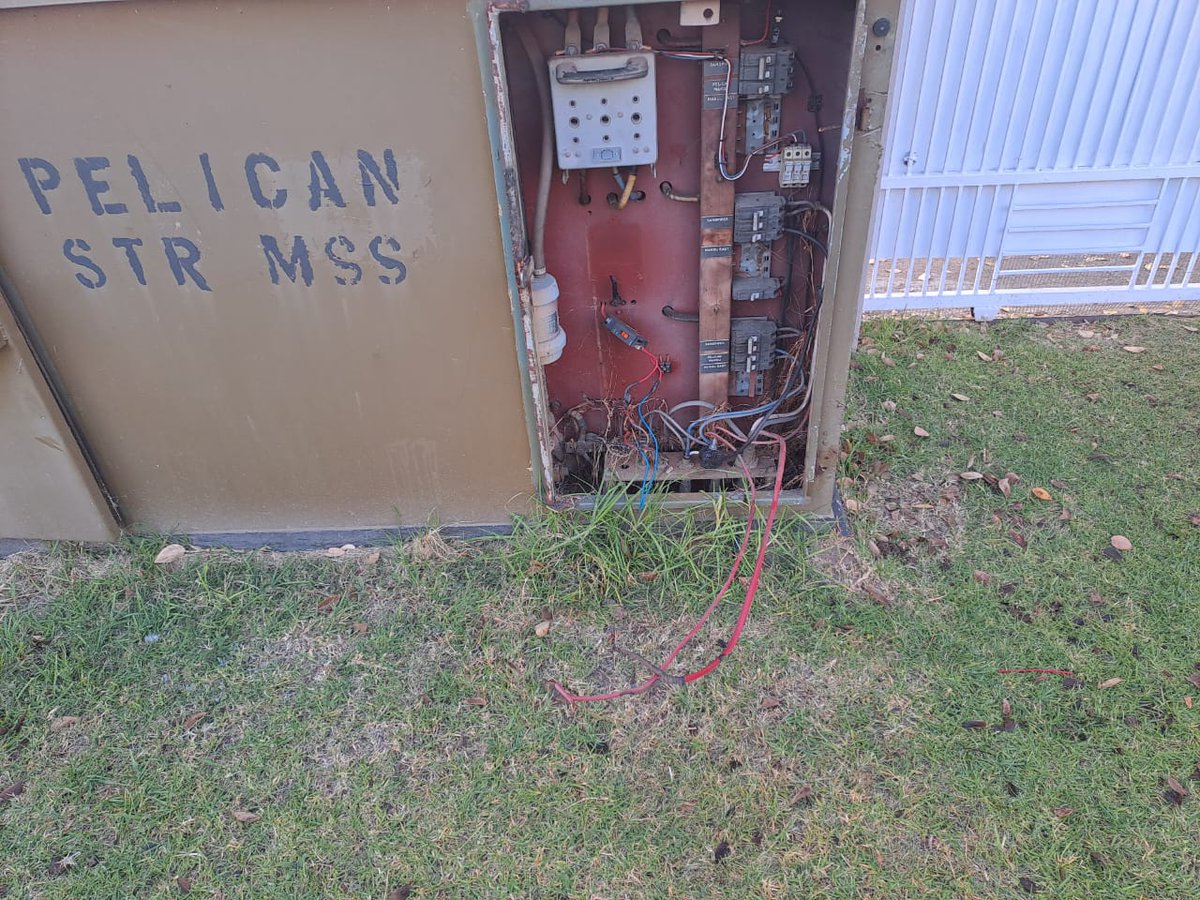 cpmfacilitate's tweet photo. @CityPowerJhb Ref: CP2988347. Kindly advise when #electricity will be back on in #Pelican Street, #FloridaLake. Call was logged @ 7:35am this morning. Still no presence. https://t.co/guu7OalaRf