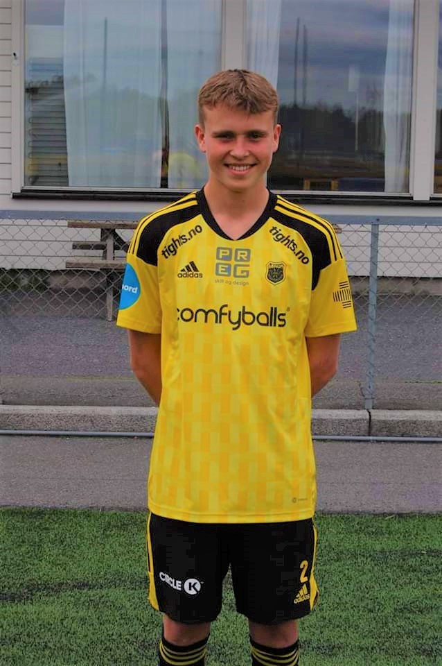 Ny Ødegaard på vei opp og frem - Martin Ødegaards fetter Mathias Ødegaard Aasen (16) debuterte nylig for Bærums A-lag i 2. divisjon⚽️

Teknisk midtbanespiller med solid pasningsfot og et bra blikk for spillet👀