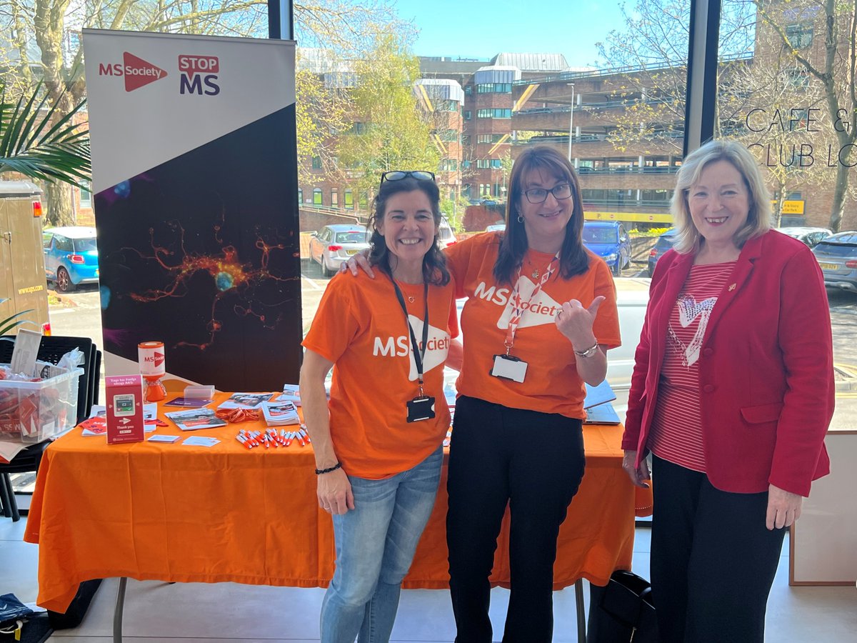 mscymru's tweet image. Mae'n #WythnosYmwybyddiaethMS ac rydym yn cynnal digwyddiad codi arian yn ein pencadlys yn derbynfa tŷ Brunel. Os hoffech chi ddarganfod mwy am MS, codi arian neu gael sgwrs gyda ni, rydyn ni yma tan 3pm, felly dewch draw!📷

#MSMakesMe #codiarian @mssocietyuk @mssocietycymru