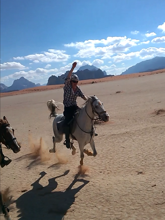 Randocheval's tweet photo. JORDANIE - Emily cherche des compagnons de rando pour confirmer le départ du 05 au 12/08 de notre Raid en Jordanie, rejoignez-la !
✅ 8 jours à partir de 1865 € + vols
➡️ Plus d'infos : https://t.co/TXvL0GJVr5 https://t.co/lcunYfl5zL