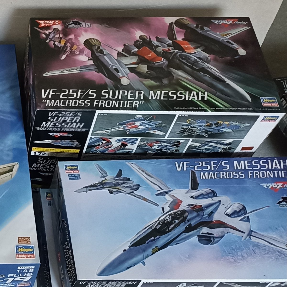 zincmecha's tweet photo. Po paru dniach bez (stałego) dostępu do internetu, mogę Was w końcu poinformować że Valkyrie doleciały:D

Pamiętajcie że te modele wymagają kleju i farb ;)
#zincmecha #macross
#hasegawa https://t.co/2uc8WKa3Fw