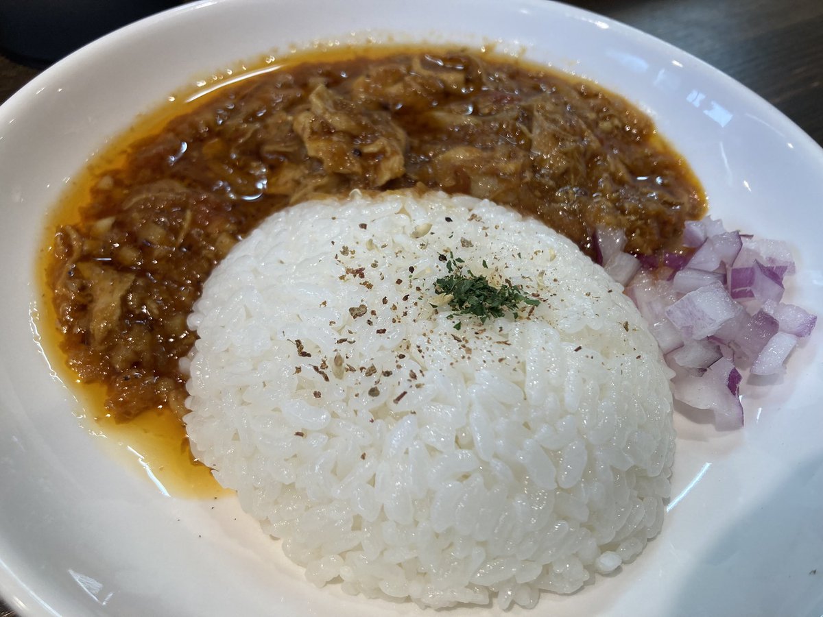 mym3papa1's tweet photo. ラーメンはOGON
カレーはSABAKU
ネーミングいいすね🙃
#RAMENN’n https://t.co/P20VD4n74V