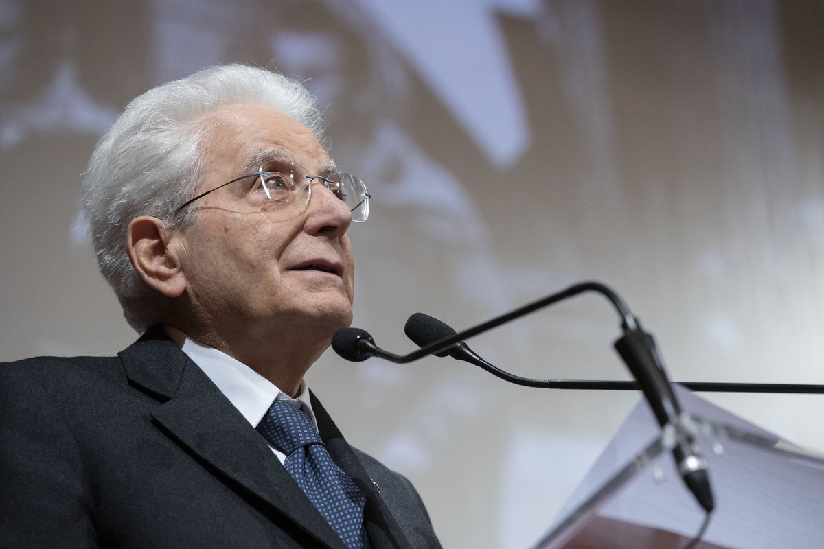 #Mattarella: Il frutto del #25aprile è la #Costituzione. Il 25 aprile è la Festa della identità italiana, ritrovata e rifondata dopo il fascismo. È nata così una democrazia forte e matura nelle sue istituzioni e nella sua società civile