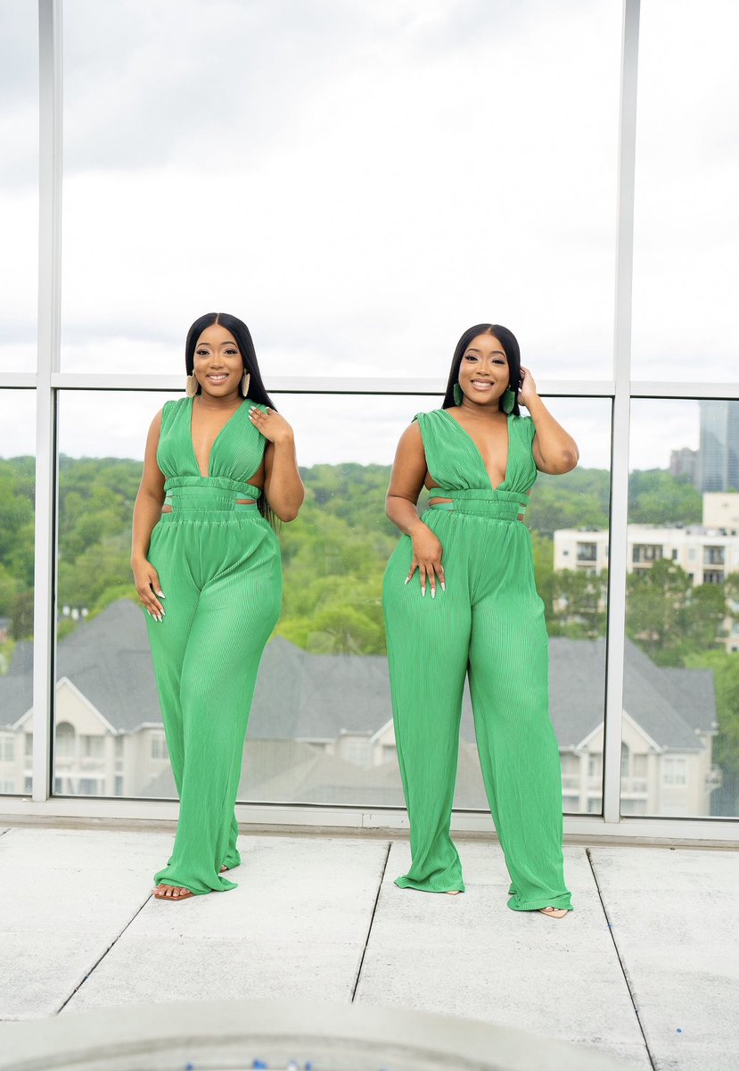 AustinsKloset's tweet photo. The Perfect Girl Boss/Dinner Date Jumpsuit 💚🍸 
Search: Molokai Green Jumpsuit https://t.co/a5Nm4WZEXh