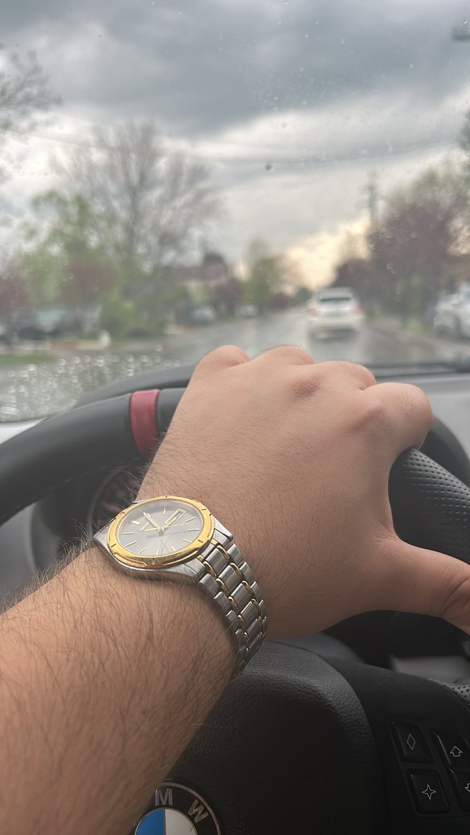 _er0z's tweet photo. @TempusShop Petite seiko , j ai pas la ref je la trouve dans la chambre du grand-père https://t.co/ICrIKYJl8d