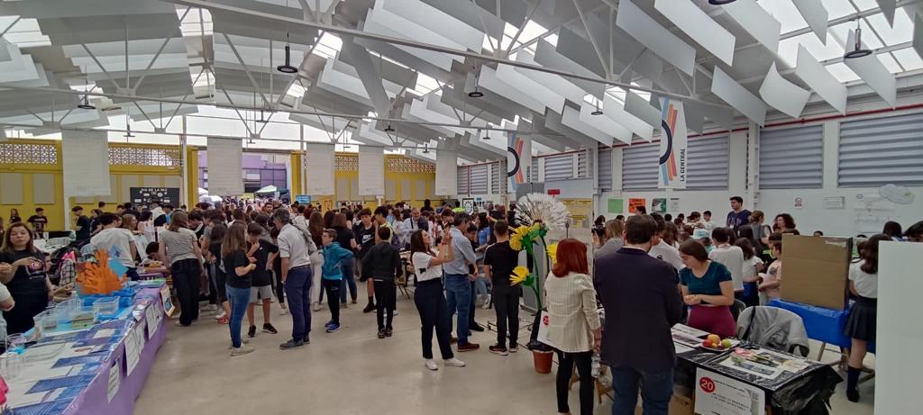 🧪Experimentos, talleres y mucha #ciencia. Con esta fórmula, el espacio 'La Central' de #Úbeda acoge hoy y mañana las XIV Jornadas de la Ciencia para Tod@s
ℹ️ Infórmate de actividades y horarios aquí👉ow.ly/YxKL50NRi5U ¡disfruta de la ciencia! #reddeferia #feriadelaciencia