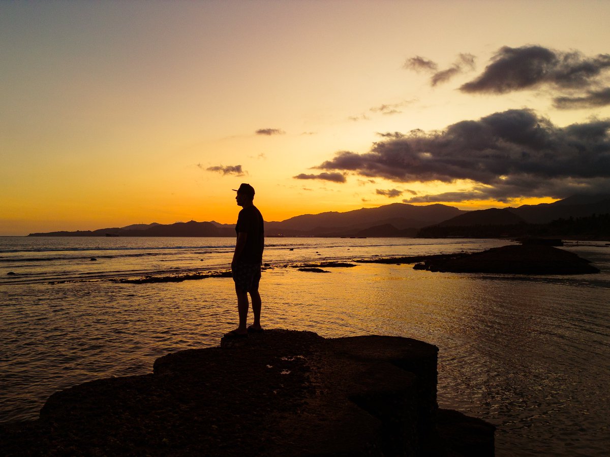 EMP_Creative's tweet photo. @DJIGlobal Self portrait at sunset in Bali. 🤙🏼🌅 https://t.co/YOyn9L5ThP