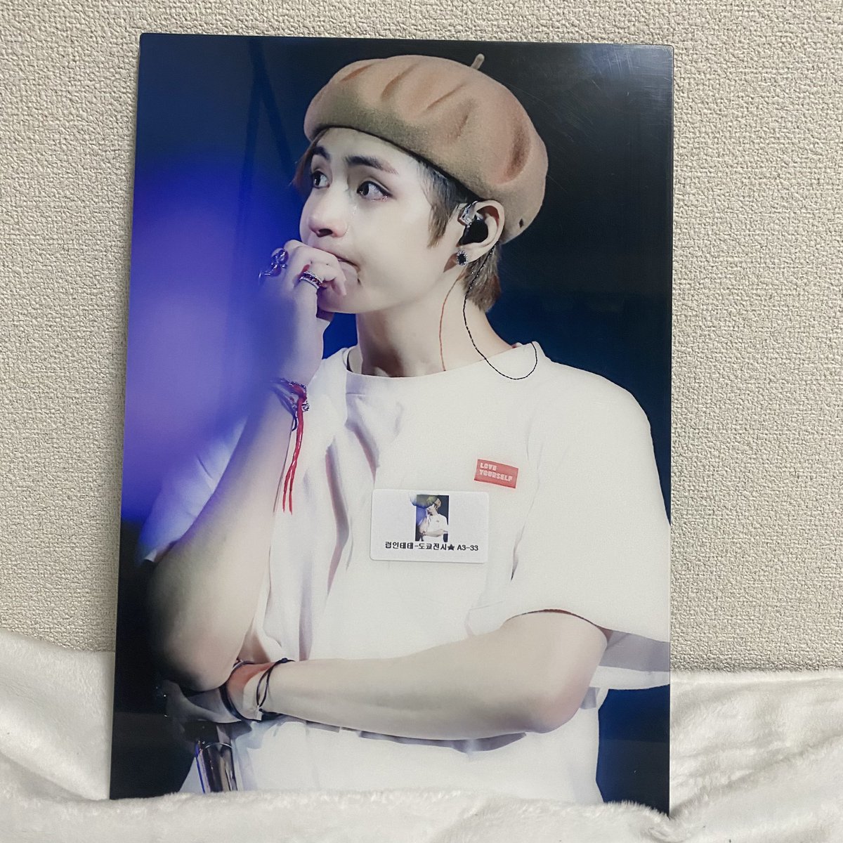 1230_tae_ai's tweet photo. ㅤㅤㅤㅤ ㅤㅤㅤㅤ ㅤㅤㅤㅤ
ㅤㅤㅤㅤ ㅤㅤㅤㅤ ㅤㅤㅤㅤ
次の引越しのためにテヒョンの額縁を
厳選して手放そうと思ってて
せっかくだし写真に残そうと思ってるんだけど
想像以上にあって、びっくりしてる

こんなのほんの一部…😇
ㅤㅤㅤㅤ ㅤㅤㅤㅤ ㅤㅤㅤㅤ https://t.co/5TRMkEYQL4