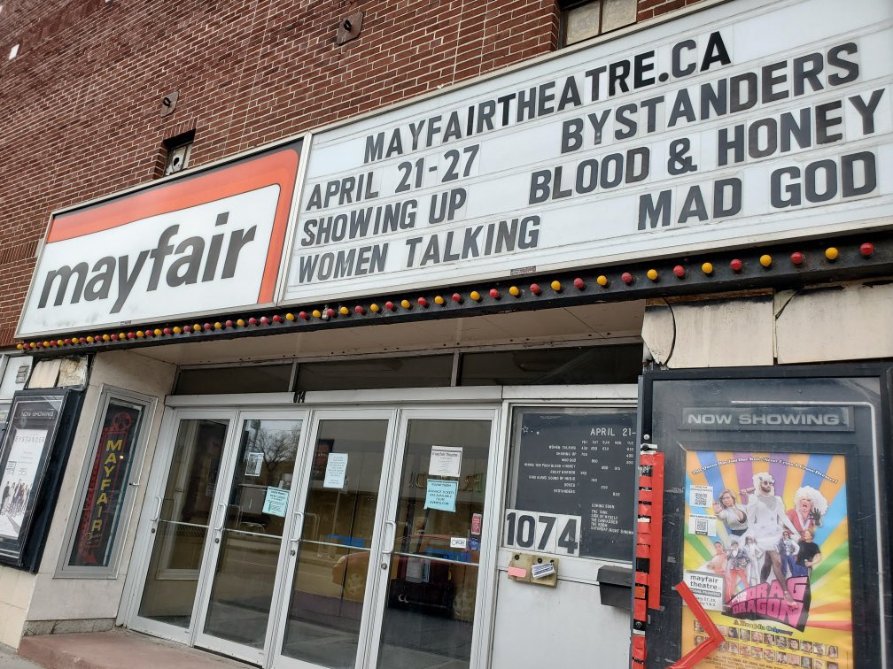 Thanks Ottawa for joining the #BystandersMovie YOW premiere and panel about the film as well as consent on campus. Thanks to the film’s director <a href="/Koumbie/">Koumbie</a>, <a href="/CFSFCEE/">CFS-FCÉÉ</a>’s Marie Dolcetti Koros and <a href="/RoseyEdeh/">Rosey Ugo Edeh</a> for leading the conversation!