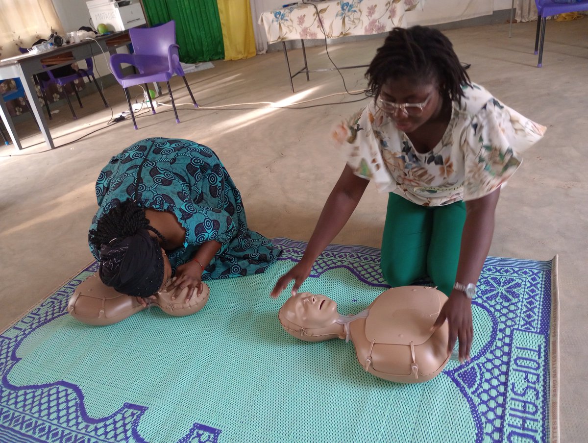 PlanIntTogo's tweet photo. 37 personnes dont 13 femmes membres du staff de @PlanIntTogo et des partenaires de mise en œuvre dans la région des Savanes sont en sessions de Formation à la Sécurité Terrain Et au Secourisme (FASTES), du 18 au 26 avril 2023.
#Secutite #Secourisme #PlusFortsEnsemble #TgTwittos https://t.co/jmPSf9QTM0