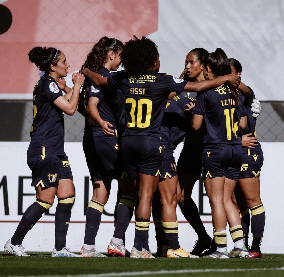 Haverá clube que tenha crescido mais em Portugal nos últimos 10 anos do que o FC Famalicão?

Equipa A: 6.º lugar na Liga BWIN

Equipa U23: 2.º lugar na Liga Revelação 

Equipa U19: 1.º lugar no Campeonato Nacional de Juniores

Equipa feminina A: 5.º lugar na Liga BPI