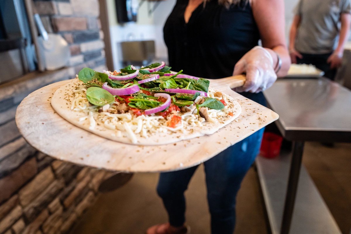 artisanpizzaco's tweet photo. Eat what you love, and love what you eat -- that's just how we do things around here! 🍕 https://t.co/ftiKJ9S2RL