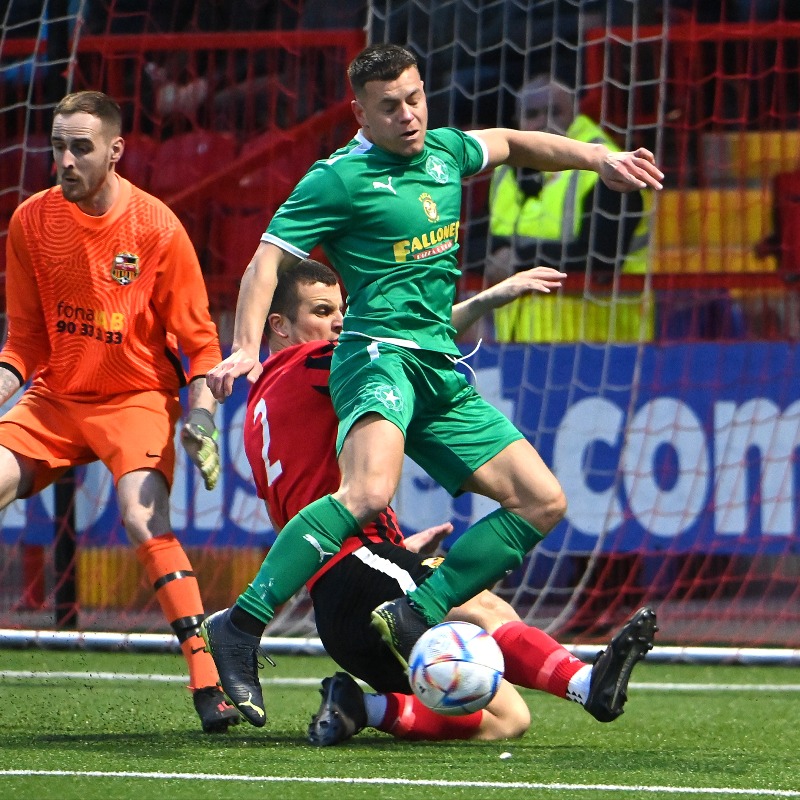 IrishFA's tweet photo. ๐บ WATCH LIVE! We're minutes away from kick-off in the @officialmccombs Intermediate Cup final between @SOPFC69 and @CrumlinStarFC ๐ #IntermediateCupfinal