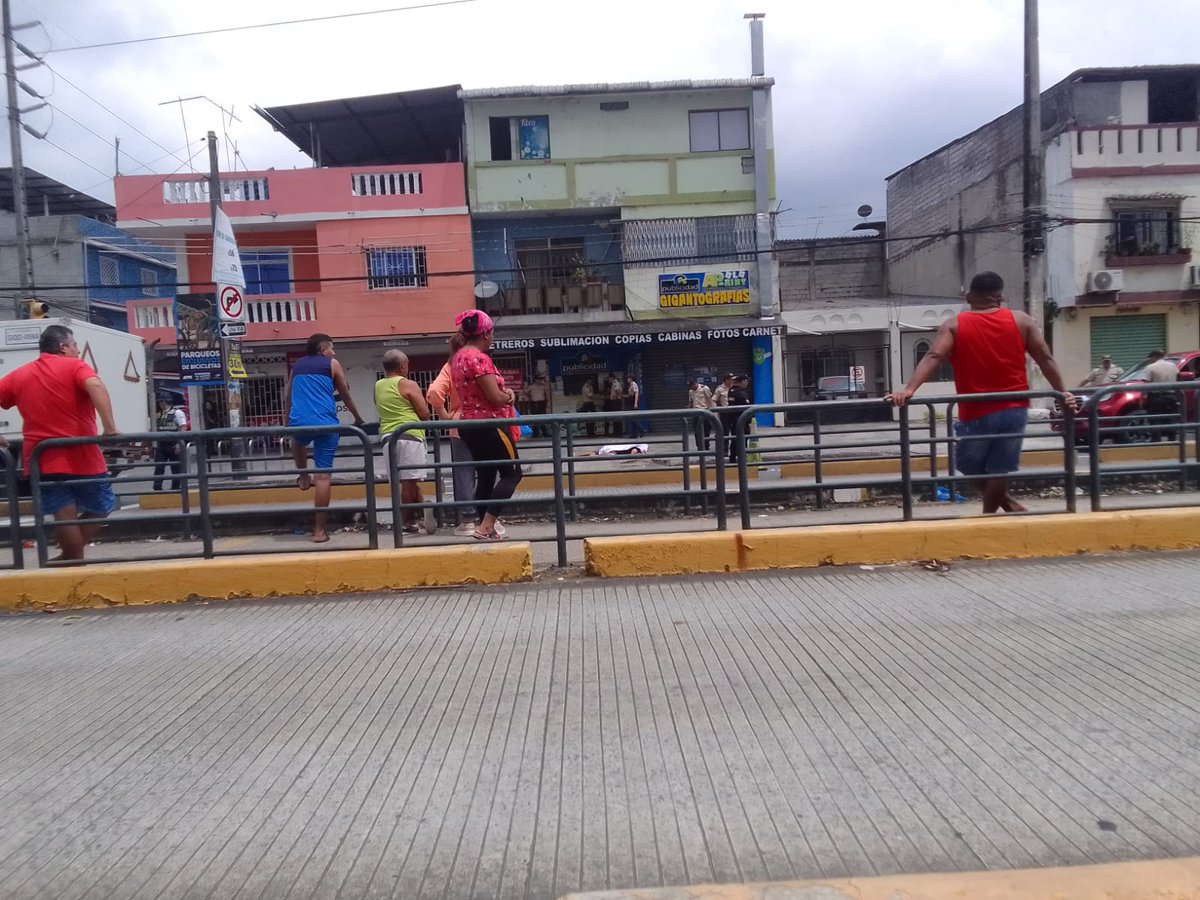 Se reporta sicariato en la av domingo comin