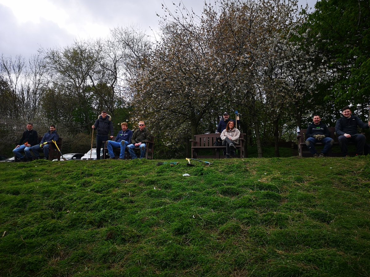 Tim_Hines's tweet photo. Great day with @sagefoundation and 400 @sageuk colleagues. My team installed these new benches and cleaned up the area. #volunteering #jarrow https://t.co/zudoQtcKdl