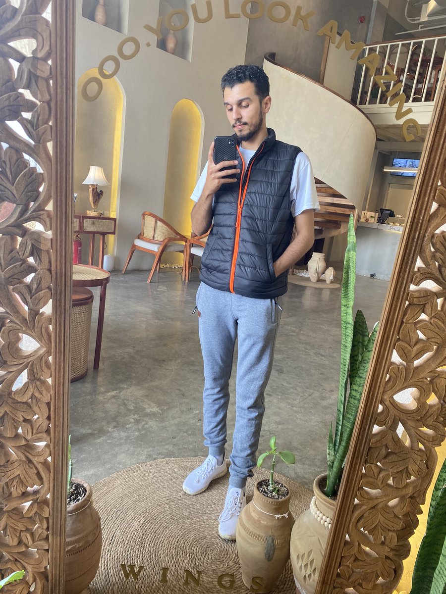A7M__EMAM's tweet photo. 🖤✨ https://t.co/mE36XaLX8r