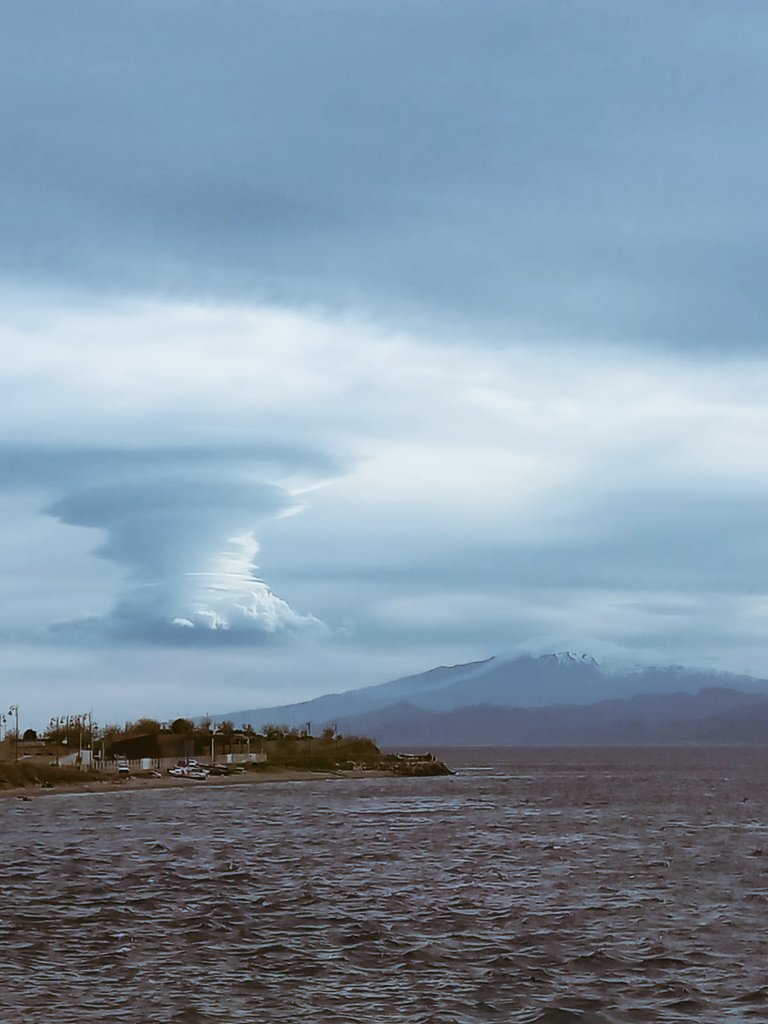 FrancescoFazzo3's tweet photo. https://t.co/JXgjcOPt7v
Guardando l'Etna da Reggio Calabria #meteogiugliacci
...verso l'Olimpo... https://t.co/BJ57rnKD1A
