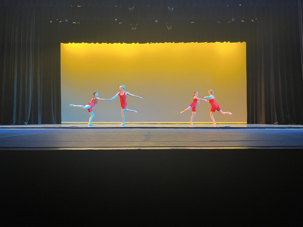 wtamudance's tweet photo. ✨3 DAYS✨ until the opening night of 𝐏𝐨𝐫𝐭𝐫𝐚𝐢𝐭𝐬 𝐨𝐟 𝐃𝐚𝐧𝐜𝐞! You don’t want to miss such beautiful art!🤩 
🎟️TICKETS🎟️ are still available, to purchase visit the link in our bio, or DM us for help! #dance #wtamudance #senzafretta #wtdance #wtamu #portraitsofdance #wt https://t.co/gAvAFaq44H