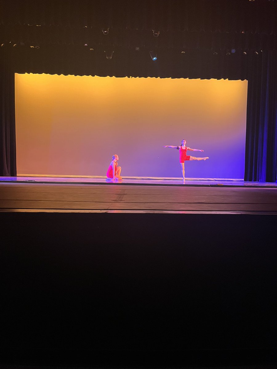 wtamudance's tweet photo. ✨3 DAYS✨ until the opening night of 𝐏𝐨𝐫𝐭𝐫𝐚𝐢𝐭𝐬 𝐨𝐟 𝐃𝐚𝐧𝐜𝐞! You don’t want to miss such beautiful art!🤩 
🎟️TICKETS🎟️ are still available, to purchase visit the link in our bio, or DM us for help! #dance #wtamudance #senzafretta #wtdance #wtamu #portraitsofdance #wt https://t.co/gAvAFaq44H