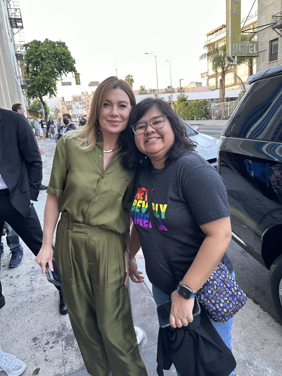 thinkerpompeo's tweet photo. oh, to be so these girls.. 😭 https://t.co/XSbRTimHyj