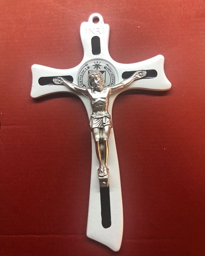 cateriniana's tweet photo. CROCE DOMENICANA IN METALLO SMALTATO BIANCA👈
DOMINICAN CROSS IN ENAMELED METAL WHITE👈
#rosary #Rosario #domenicani #saintdomenic #SaintCatherine #preghiera #fraangelico #BeatoAngelico #murrina
#rosary https://t.co/YI85bRAs2M