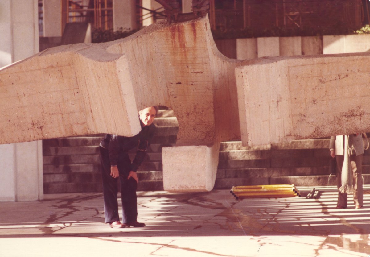 Chillida_Leku's tweet photo. 📢#Últimosdías para visitar la exposición #GravedadZero en el caserío de Zabalaga. Ven al museo para descubrir una selección de obras con las que Eduardo #Chillida exploró la fuerza de la gravedad y su necesidad de desafiarla.  

📅 ¡Hasta el 1 de mayo!
⇨ https://t.co/RIW9HiiJNI https://t.co/bqwSC7fFLd