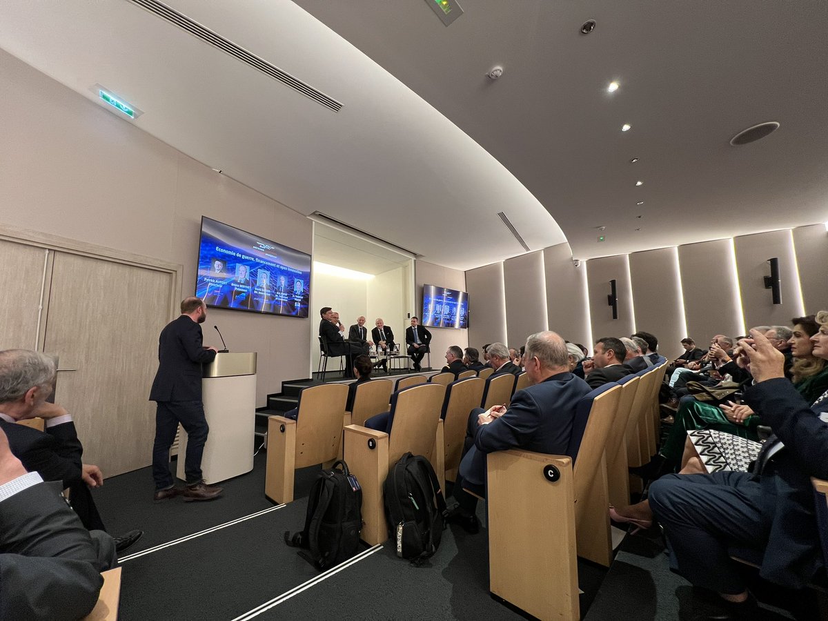 KarinejacqS's tweet photo. Salle comble pour la soirée d’inauguration de #DefensePartners organisee par #DefenseAngels Guy Gourevitch et François Mattens
chez @Bpifrance avec @Agence_ID @navalgroup @MBDAFrance @Dassault_OnAir @DGA avec @Pole_Systematic partenaire du dispositif ! https://t.co/fWQhBf0AjA