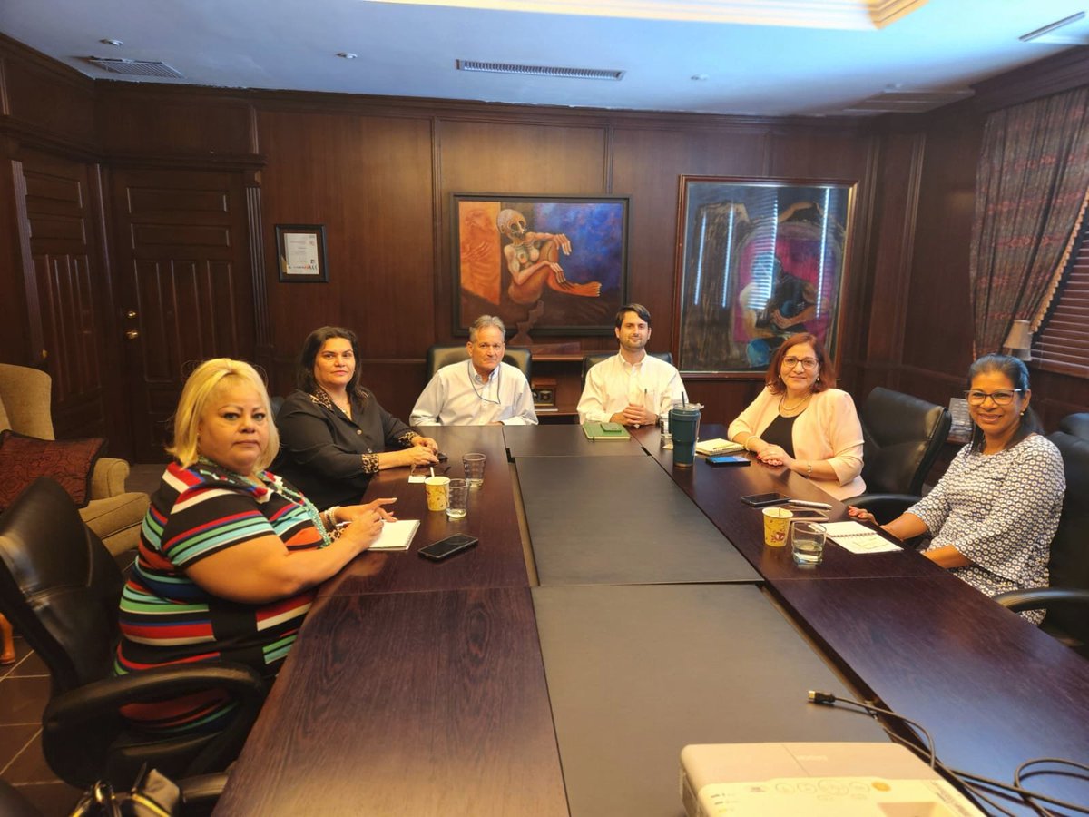 Pachifula's tweet photo. Hoy muy agradecida con @juancanavarro y Juan Andrés Navarro por abrirnos sus puertas de la empresa https://t.co/mxyoKgqvKy y brindar docencia a representantes del Comité Ecológico de ADEPA PH, en constante investigación en miras de lograr propiedades horizontales sostenibles. https://t.co/AkrQ72RHg0