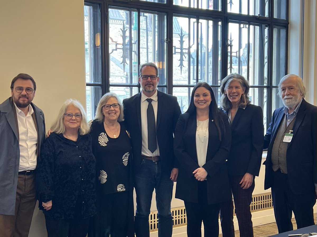 alexboulerice's tweet photo. Après la conférence de presse transpartisane pour demander un pause du financement public fédéral pour les petits réacteurs nucléaires modulaires. #déchets #santé ⁦@susanodo_NB⁩ ⁦@ElizabethMay⁩ ⁦@JenicaAtwin⁩ ⁦@mariosimardbq⁩ #polcan #nucléaire #NPD https://t.co/hImmA1vlt7