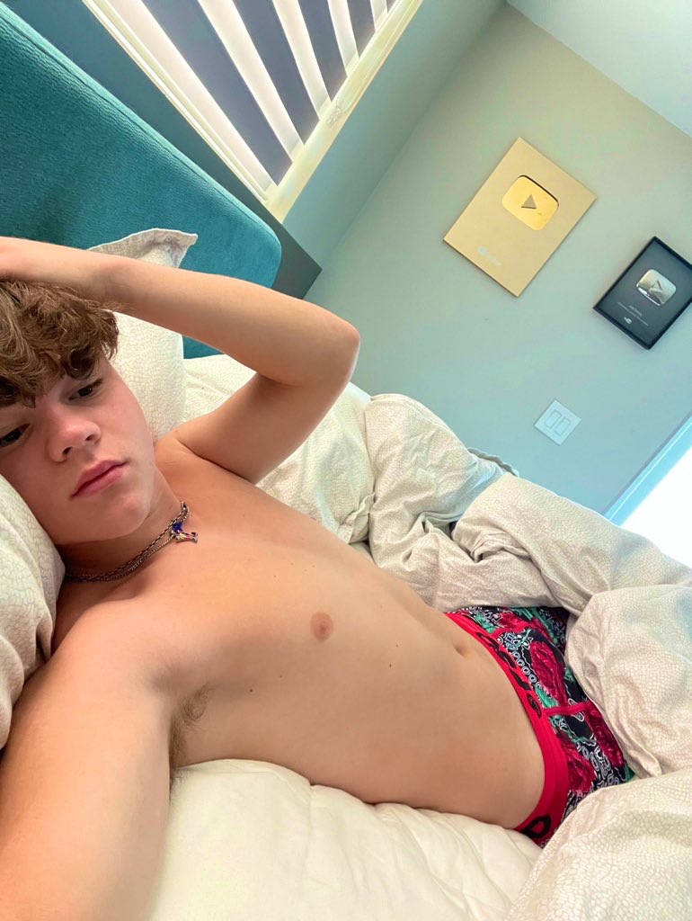 Oscar09244106's tweet photo. Lazy day! 😌 #fitness https://t.co/PJU3UKFdJd