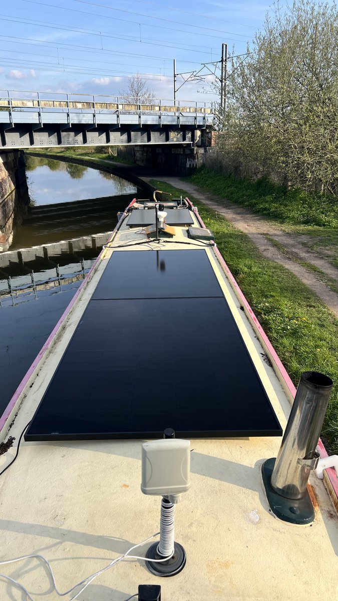 foxy2856's tweet image. I have free power!!!!!! #Boatsthattweet #victron #solarenergy