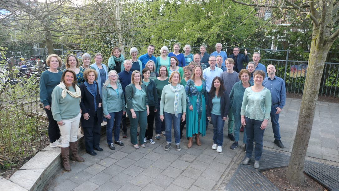 LeidenEnglChoir's tweet photo. Wil je er op tijd bij zijn? Bestel alvast je kaartjes voor hèt jubileumconcert van Leiden English Choir op 10 juni. We zingen niet alleen: Astrolabium uit Toruń (Polen) en het City of Oxford Choir uit Oxford zingen mee! 
https://t.co/iQ17y9PIdl https://t.co/J8cjNAUqng
