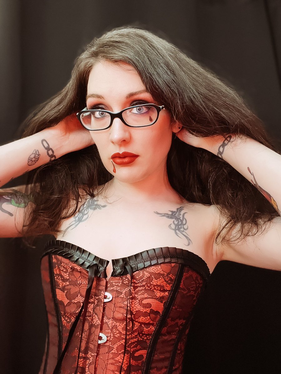 caterella404's tweet photo. 🩸 one more week 🩸 I am so beyond excited for the release of Redfall next Tuesday! (Can you tell??) We’ll be streaming Redfall on Wednesdays in May 🧛🏻♀️🩸 #biteback
@playRedfall #redfall #playredfall https://t.co/4OVPQgity2