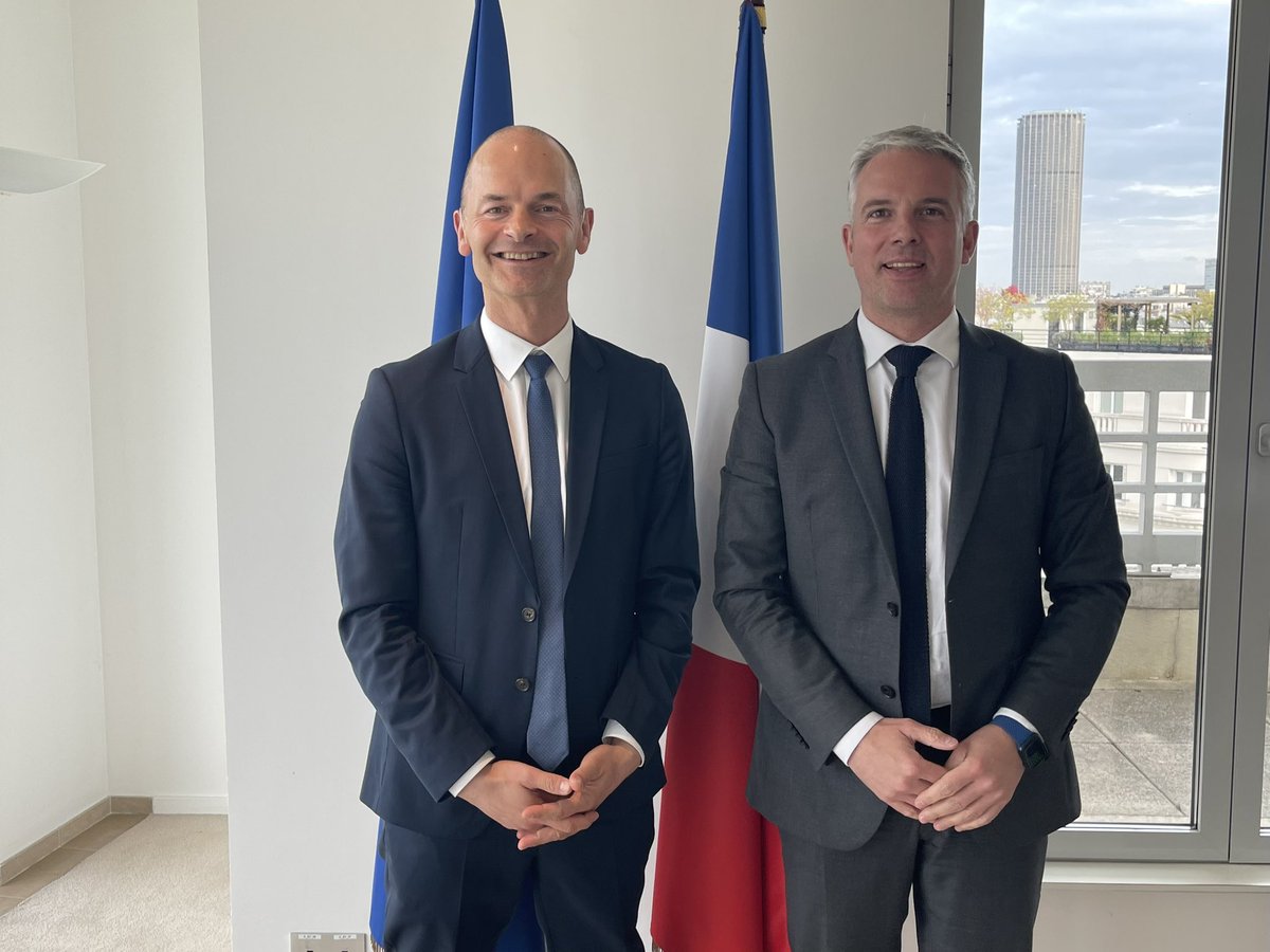 Présentation à <a href="/JCCOMBE/">Jean-Christophe COMBE</a> ministre <a href="/Solidarite_gouv/">Ministère des Solidarités</a> de la motion du <a href="/CNCPH_fr/">CNCPH</a> pour contribuer aux travaux de la conférence nationale du handicap en plaçant l’accès au droit commun comme fil conducteur de nos politiques publiques