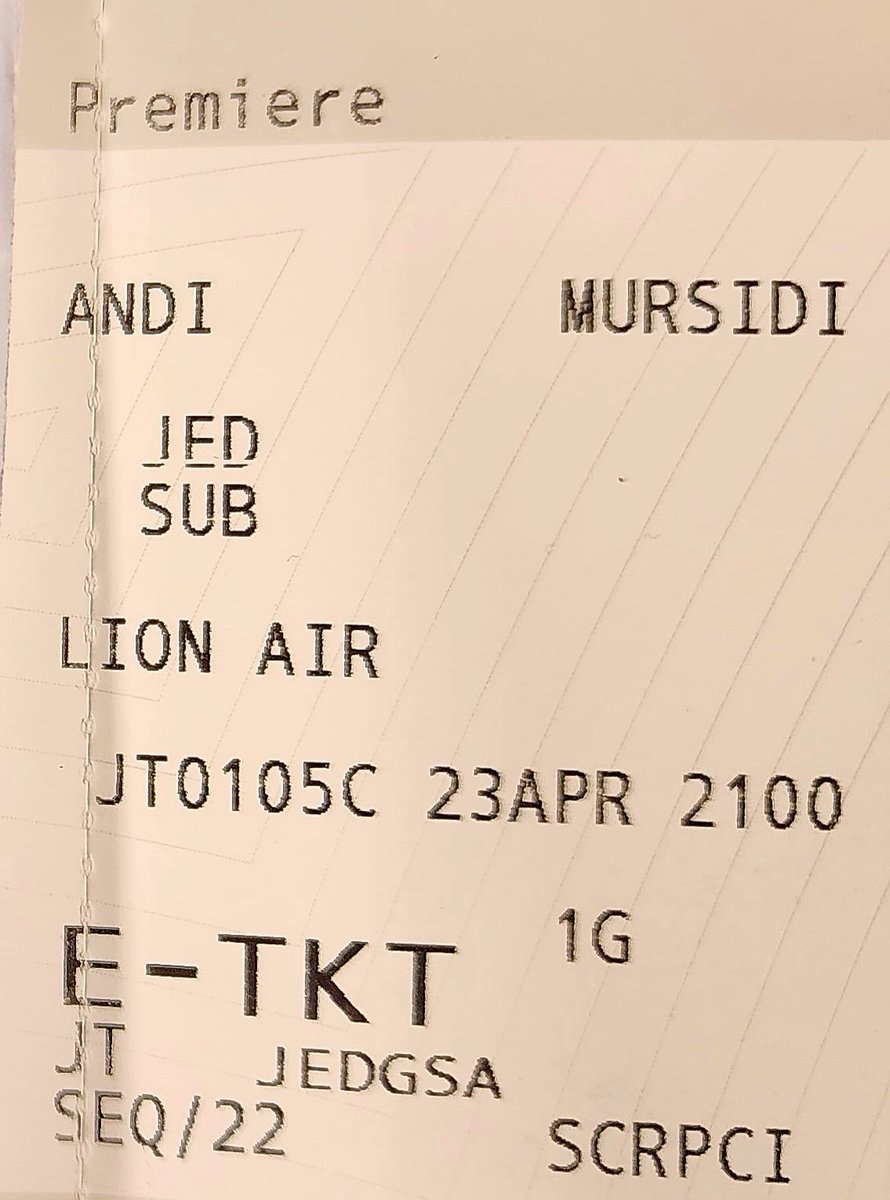 ANDIMURSIDI's tweet photo. BAYAR Bisnis Kelas, seat &amp; fasilitas EKONOMI.
LION Jedah SUB, 23/04;21.00 ternyata PSWnya TIDAK ADA seat BC semua Ekonomi.
Di pesawat 9 jam TERSIKSA kedinginan jaket dibagasikan berharap di BC ada selimut.
Teori Marketing apa ya?
@LionAirID 
@BudiKaryaS 
@YLKI_ID 
@menhub https://t.co/05LqQsLYOf