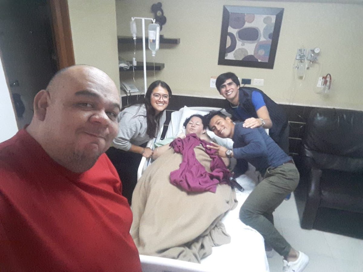 nacharock's tweet photo. ¡Después de 4 años de incertidumbre, duras quimioterapias, miedos y una lucha con mis emociones! hace unos días me han dado la noticia que tanto esperaba ¡Estoy en Vigilancia!
aunque el huésped incómodo sigue en mi ¡Agárrenme que traigo muy buena armadura! #teamvelo #Cáncer https://t.co/ENpshBJkMD