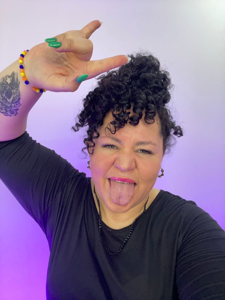 nacharock's tweet photo. ¡Después de 4 años de incertidumbre, duras quimioterapias, miedos y una lucha con mis emociones! hace unos días me han dado la noticia que tanto esperaba ¡Estoy en Vigilancia!
aunque el huésped incómodo sigue en mi ¡Agárrenme que traigo muy buena armadura! #teamvelo #Cáncer https://t.co/ENpshBJkMD