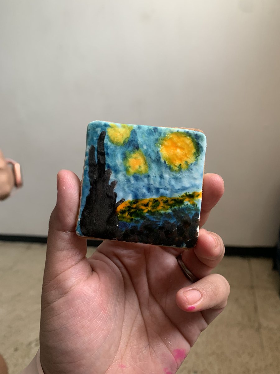 Astrids_Bakery's tweet photo. Sacando mi Van Gogh interior ✨ https://t.co/MYZE8gL4rp