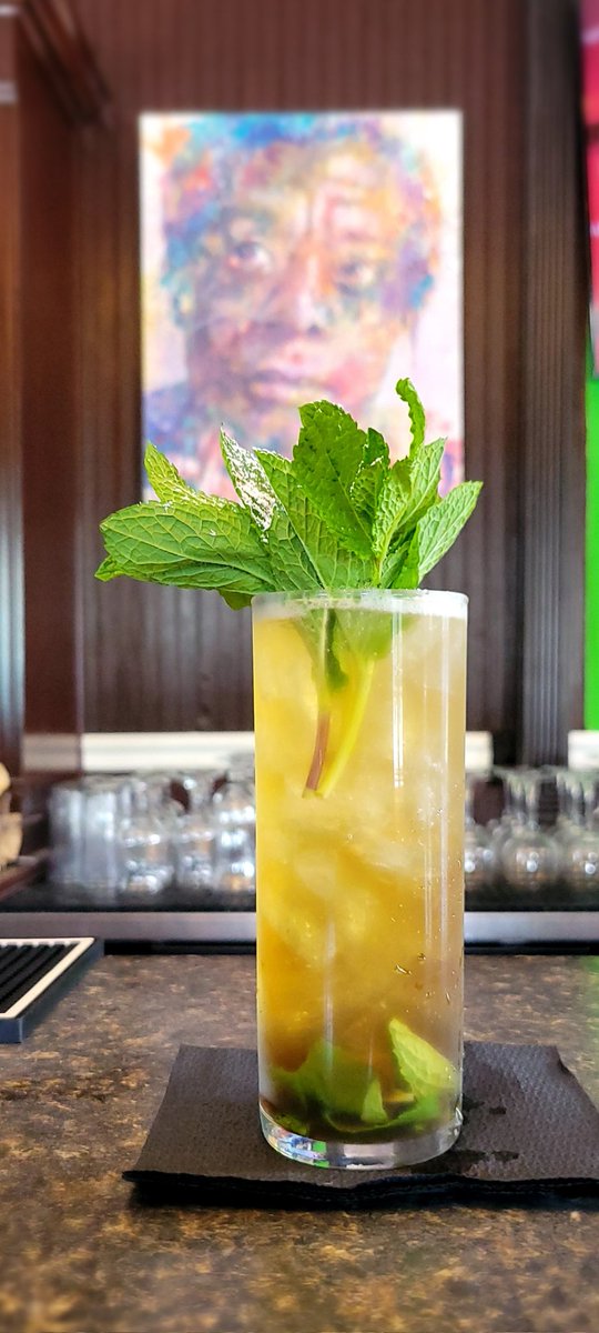deitramatthews's tweet photo. Mint Julep at the famous @Dooky_Chase restaurant.
#NOLA #DookyChase #EmilyChase #Community https://t.co/GkRbdkNBr2
