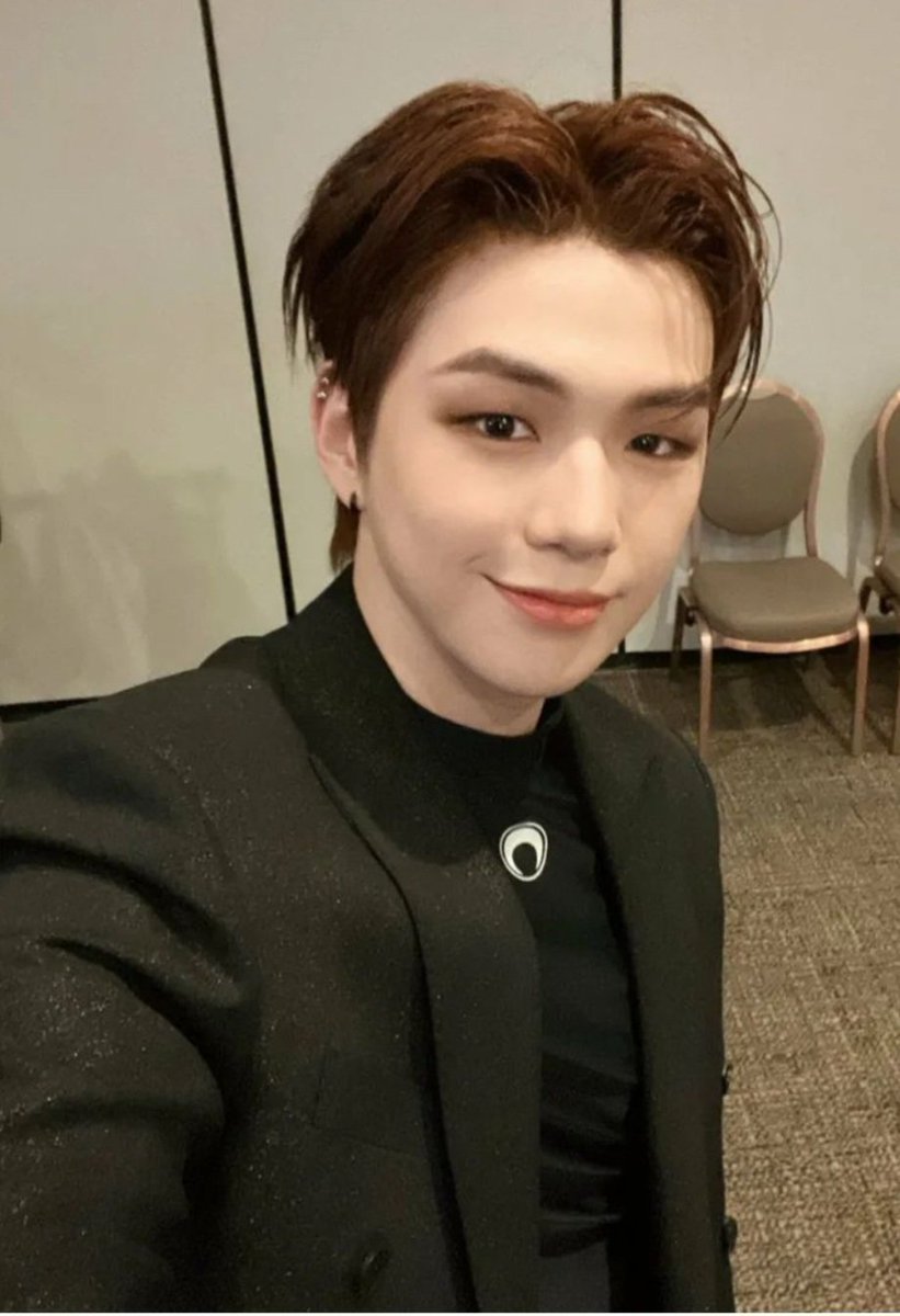 cookie13877351's tweet photo. Awwww so handsome, you showed your beauty in a right way, the Epitomes beauty the Ethereal Handsomeness in the eyes of your #danitystan ✨️ 😍
Ctto this pic frm IG
@konnect_danielk
#kangdaniel
#danityfam
#danity https://t.co/PvPbA92O7k
