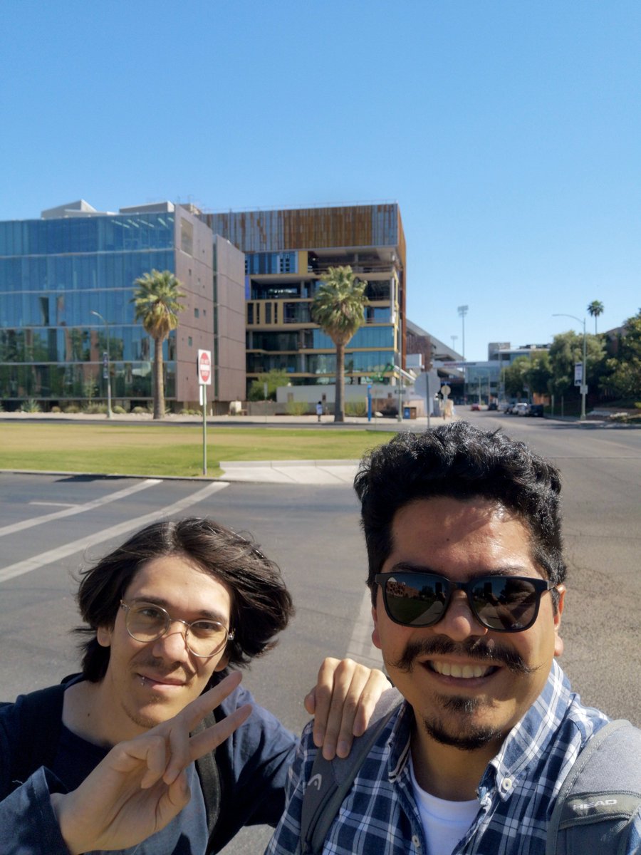 optolab_pucv's tweet photo. El Profesor Esteban Vera visitó @UAZOpticalSci en la Universidad de Arizona🤩. Ahí se reunió con Felipe Guzmán, nuestro estudiante de doctorado, y el profesor David Brady que dirige CameraLab, espacio donde Felipe está haciendo una pasantía. ¡Qué gran encuentro! https://t.co/5PlfQnuYPA