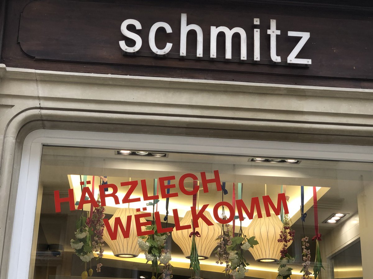 zauggjohn's tweet photo. Schaufensteranschrift in Luxemburg City: Na, was meint ihr? Tönt doch fast wie (Schweizer)Deutsch, stimmt’s?
#luxemburgisch #linguistontour #Luxemburg2023 https://t.co/QLawIXr3yi