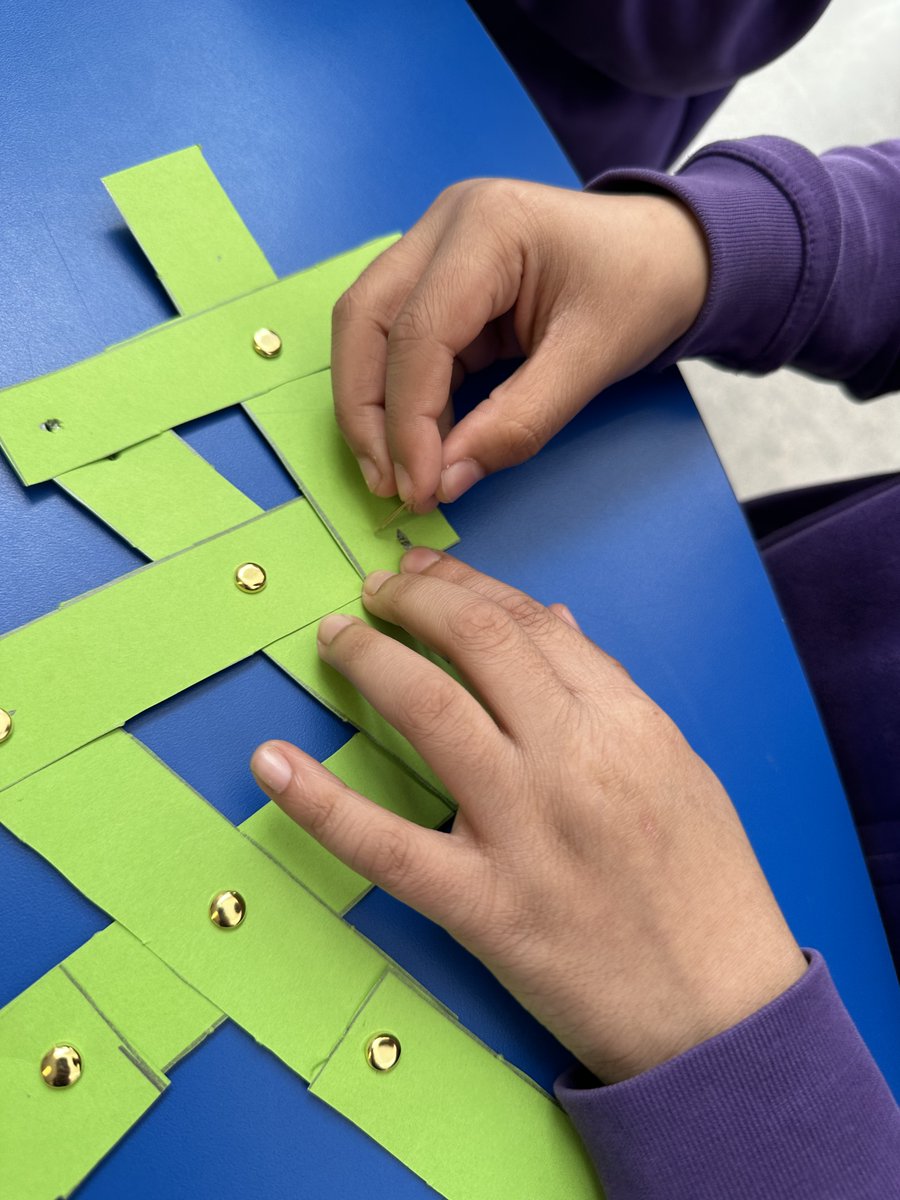 dixons_mb's tweet image. Year 3 grabbers inspired by Maya construction. Fantastic job measuring, cutting and connecting card #grabber #splitpin #constructing