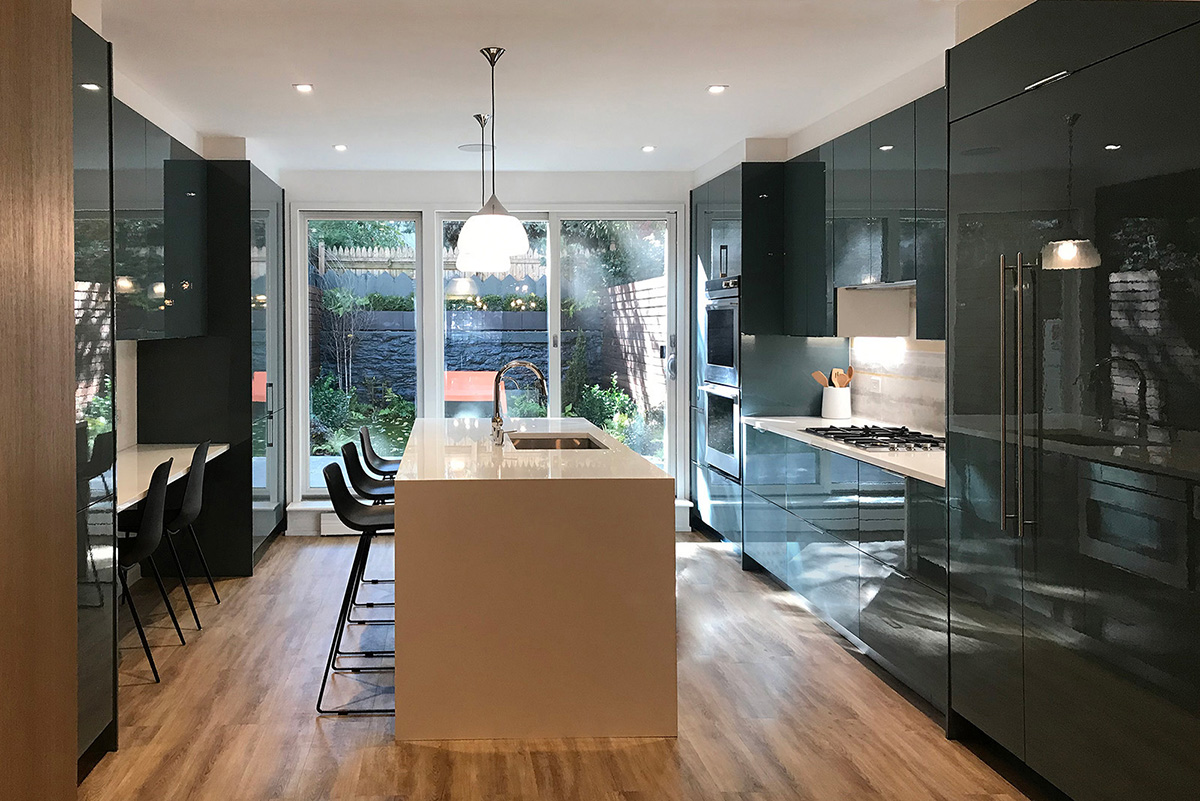 MDA_Designgroup's tweet image. See how we opened this Brooklyn Townhouse to achieve light-filled spaces for Family use. #Brooklyn #Townhouse #interiors 
mda-designgroup.com/portfolio/6th-…