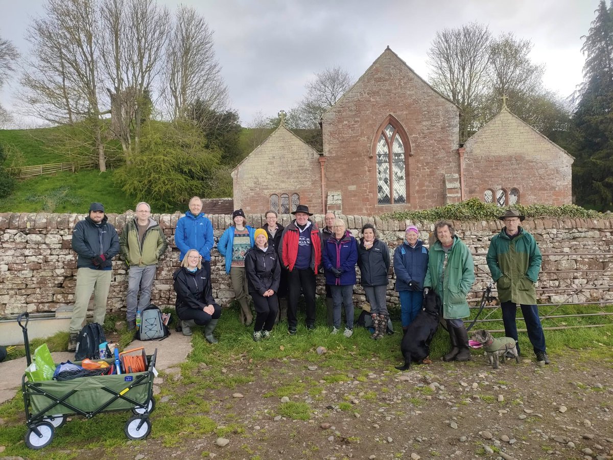 A lovely couple of days with @orangejodie conducting community archaeology #geophysics on a moated manor in Cumbria with @NorthPennAONB for #FellfootForward 🎉 magnetometry, resistivity, topo and earthwork survey - all of my favourite things! @TheDigVenturers