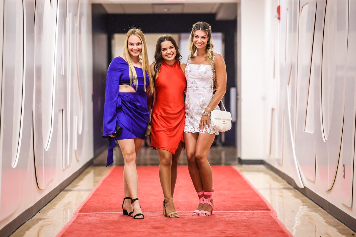 ArizonaGymCats's tweet photo. Best dressed?
We think yes πππΌ
#CATSYS https://t.co/HkkK19srh3