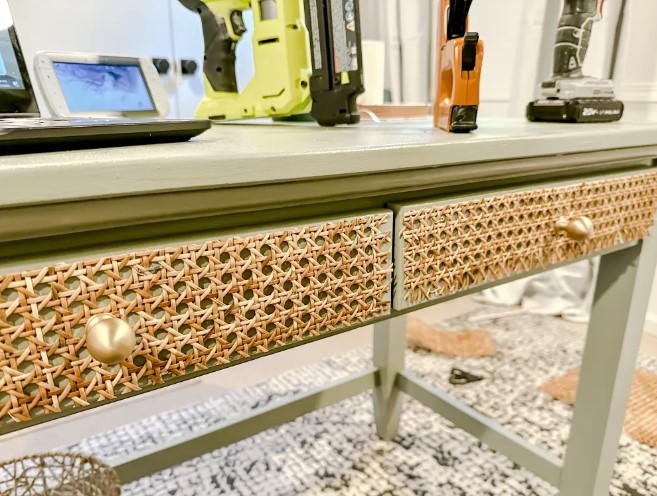 ReStoreKC's tweet photo. Check out this desk that was purchased right here at ReStore KC and upcycled by Growing Up Kemper! They did an incredible job bringing this piece back to life. ✨🖌️

For the full details, visit: https://t.co/aJIOtAIcYf https://t.co/M94XdoC4ni