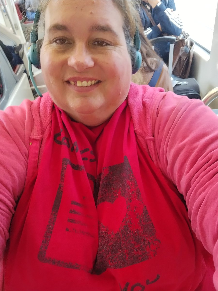 greanewolf's tweet image. Kicking off my birthday vacation on my way to the ComicCon Museum repping our favorite bad comic reviewer @TheJackCochran listening to him and @Ranting_Monkey on #MITAM I think it&apos;s time to get a new Comics 💚 You t shirt😉