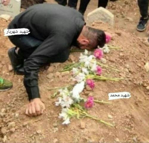 man__xojkl's tweet photo. امروز دختر من بود فردا دختر تو
امروز رفیق من بود فردا رفیق تو
و امروز مادر من بود فردا مادر تو
#زن_زندگی_آزادی https://t.co/yTCa7IwWWf